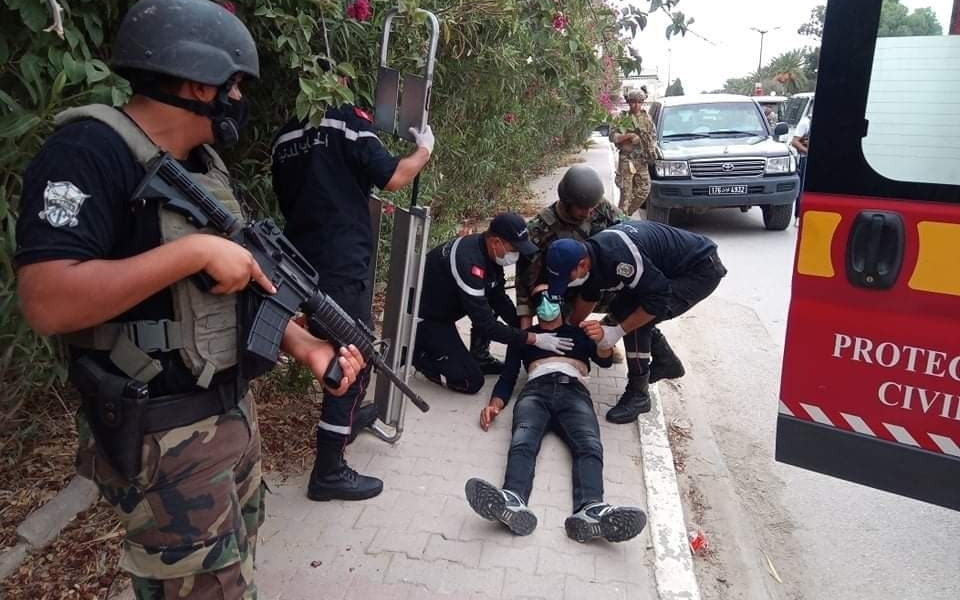 Prise en charge d’un blessé par la protection civile aux cotés de l’’Unité Spéciale de la Garde Nationale (Hammamet)